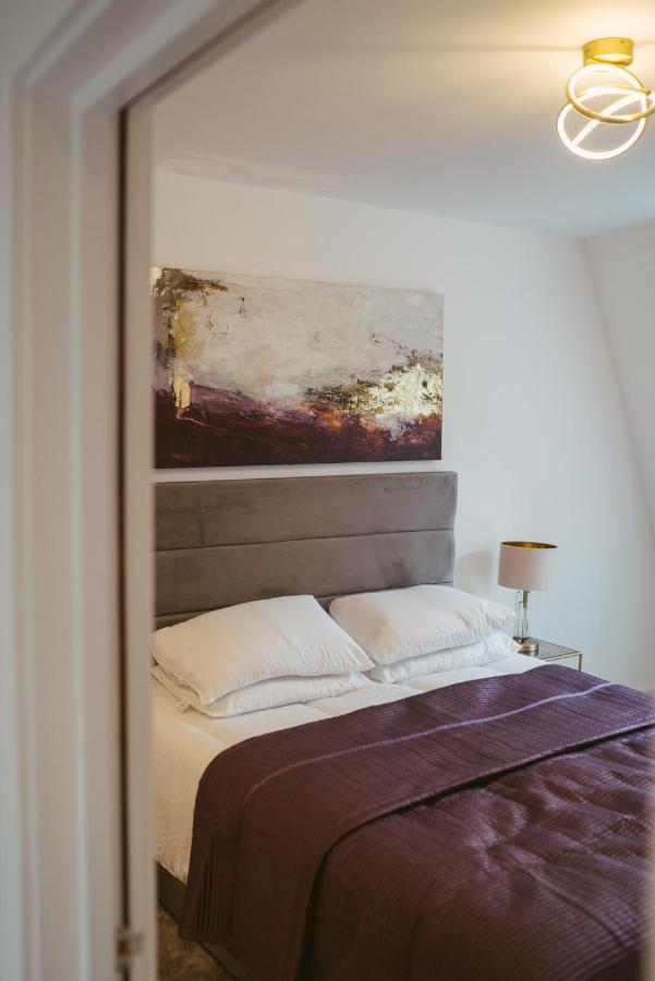 York Riverside Apartments Esterno foto